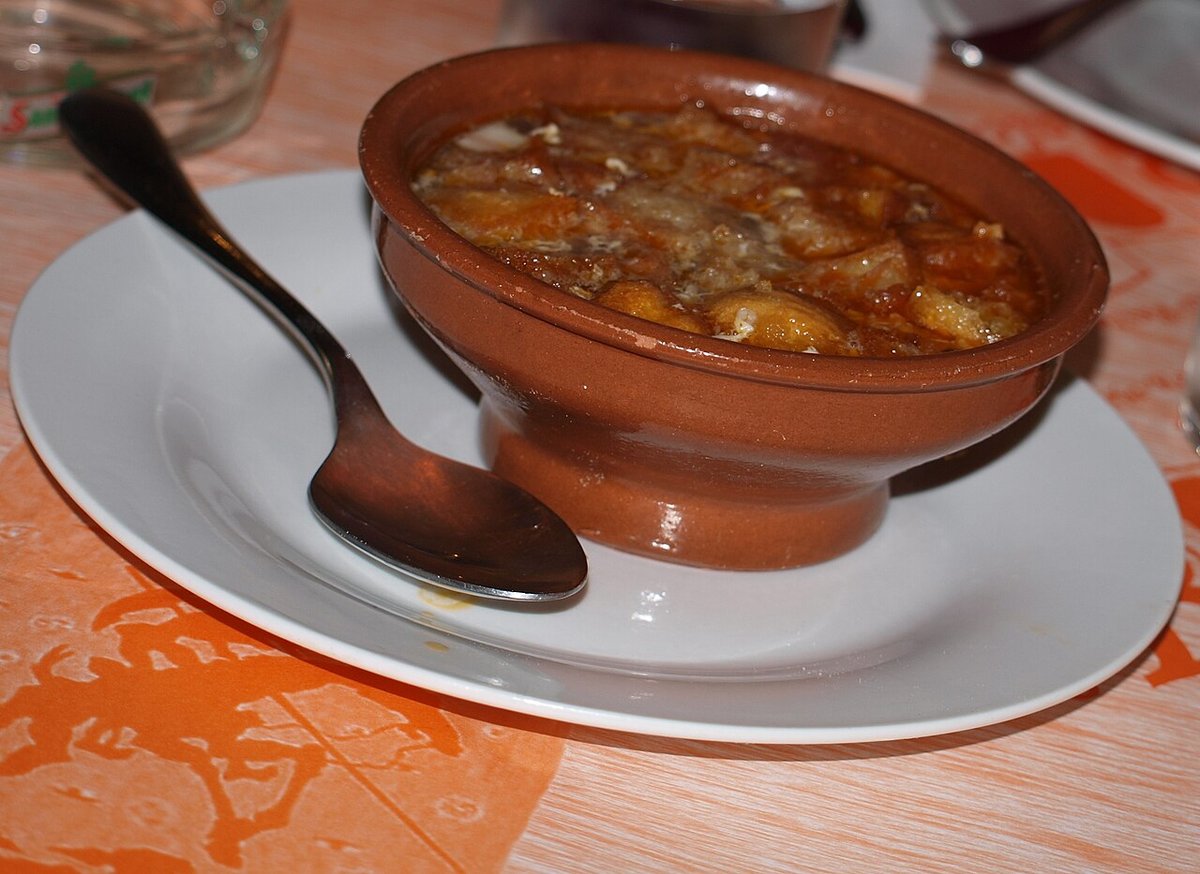 Sopa de ajo castellana